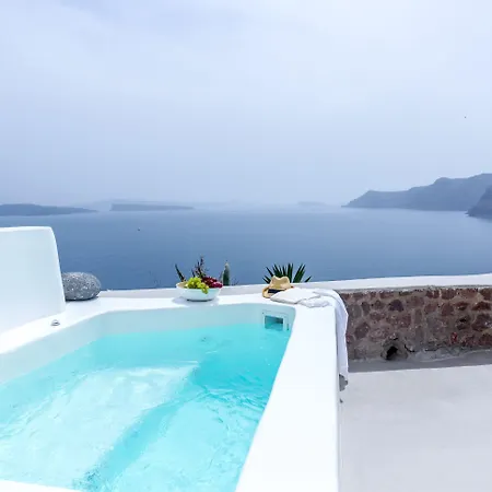Cleo's Dream Oia (Santorini)