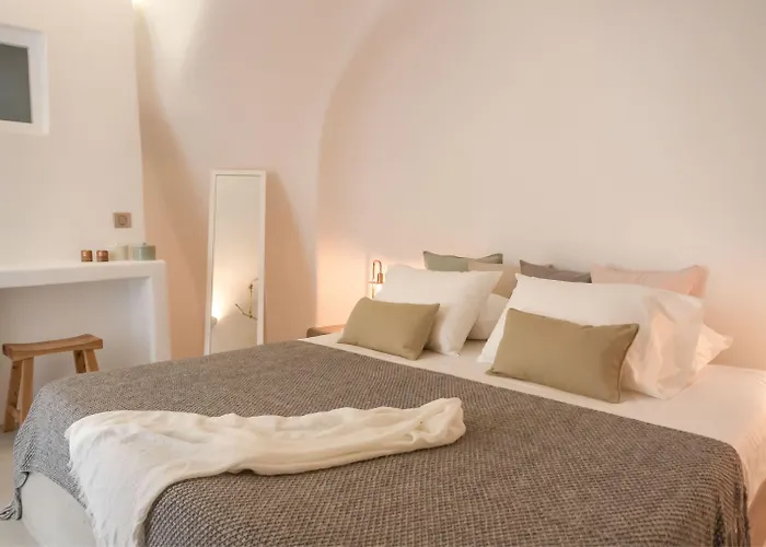 Cleo's Dream Daire Oia