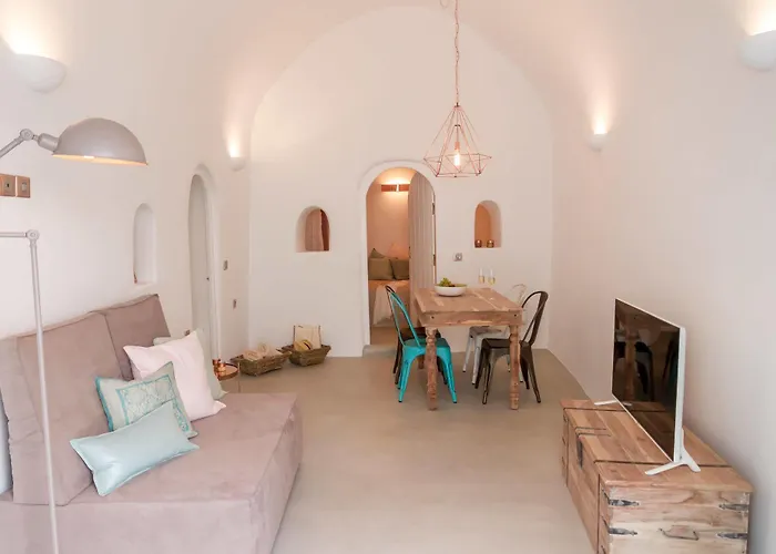 Cleo's Dream Daire Oia